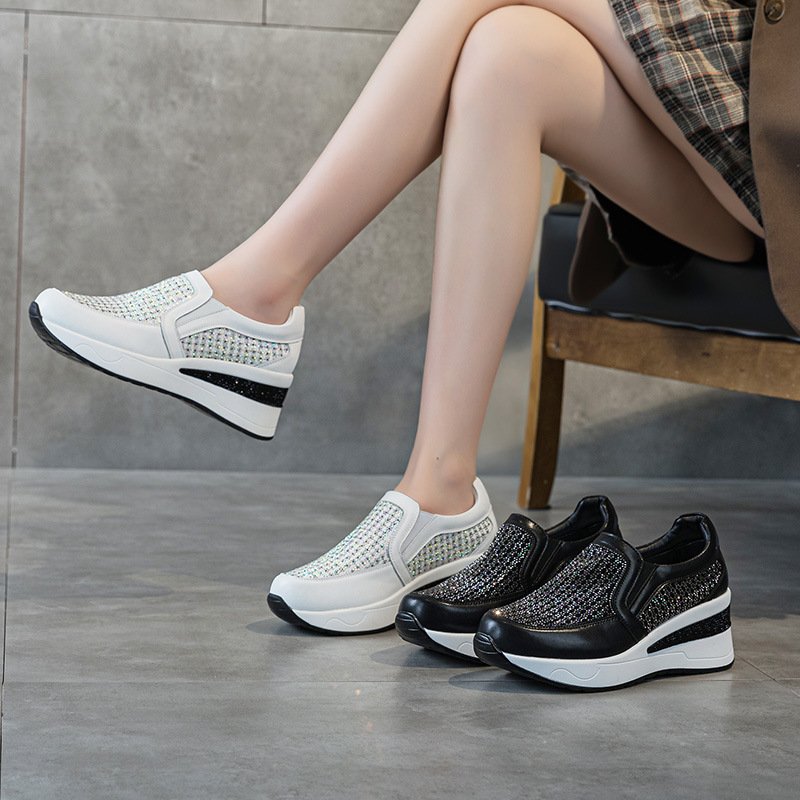 Breathable Lightweight Sneakers With Soft Soles - Image 3