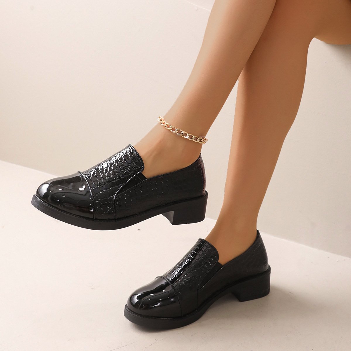 Stylish Cracked-surface Versatile Leather Shoes For Workwear