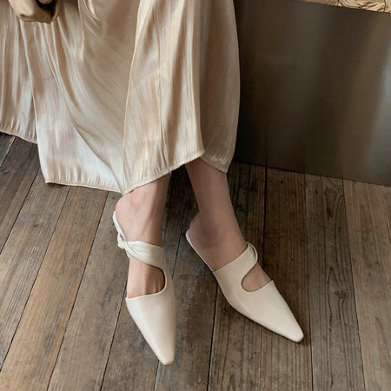 High-Heeled Vintage Style Sandals - Image 3