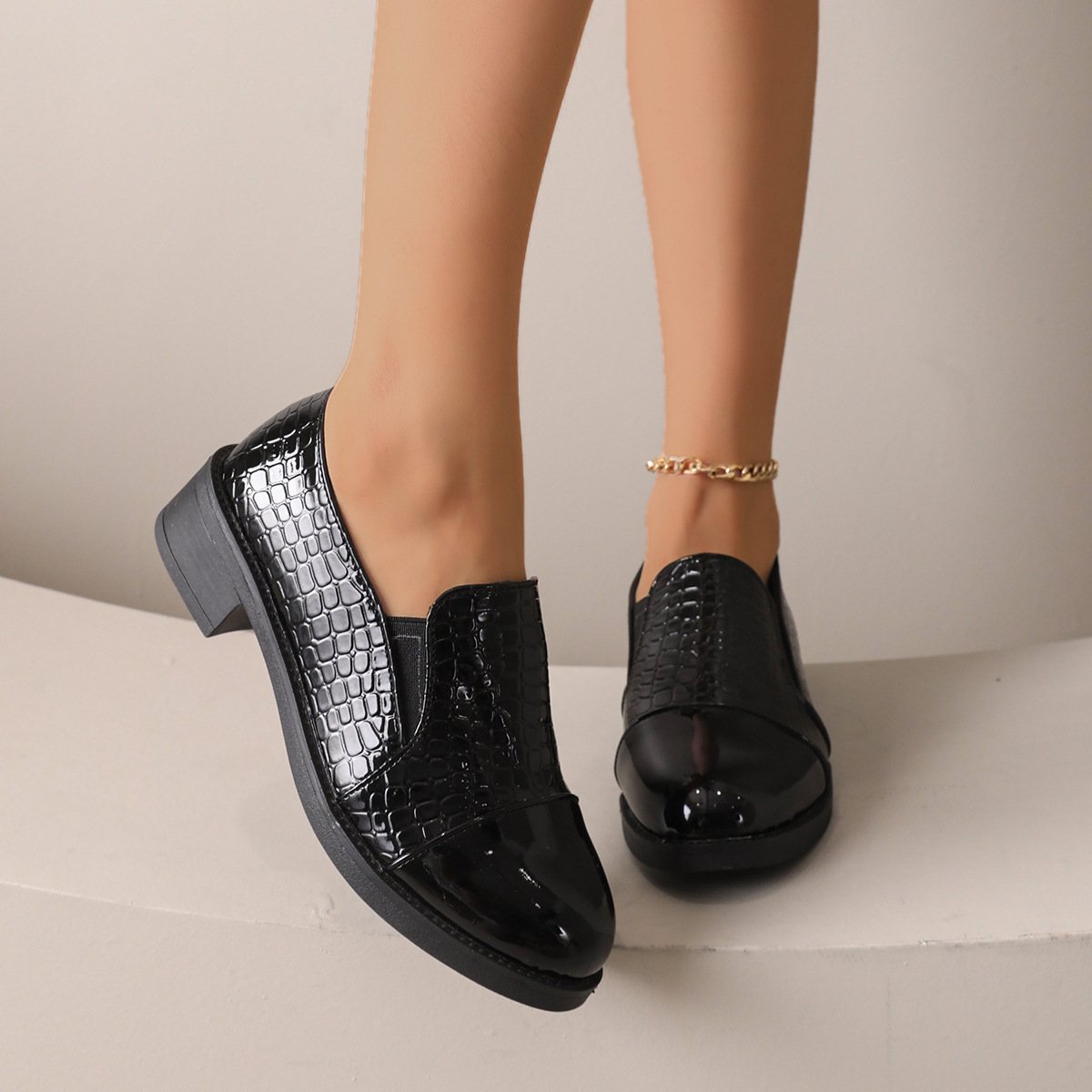 Stylish Cracked-surface Versatile Leather Shoes For Workwear
